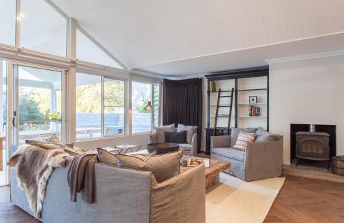 Eagle Bay House | Aquila I Private Properties