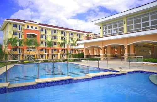 Sasa Apartment | AR02 1BEDROOM Condo Unit with Free Pool, HBO, Netflix & WiFi