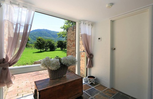 Meroo Meadow House | Araluan - Ideal Country Escape near Berry