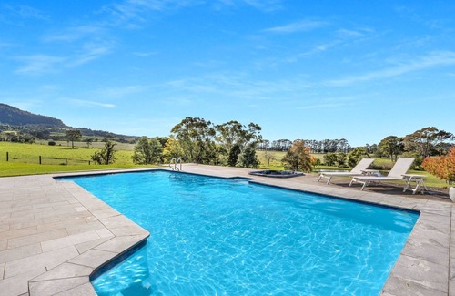 Meroo Meadow House | Araluan - Ideal Country Escape near Berry