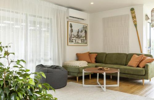 Taupo House | Arama Retreat - Private Hot Spa 2 Minutes from Town