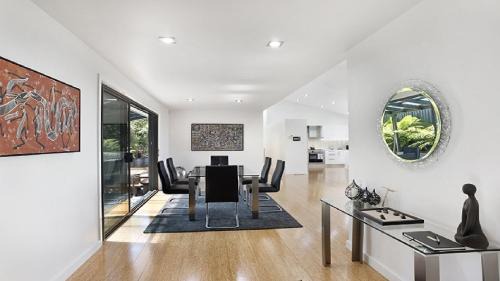 Wentworth Falls House | Arana A Little Blue Mountains Luxury