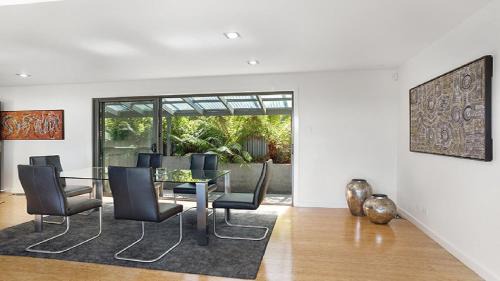 Wentworth Falls House | Arana A Little Blue Mountains Luxury