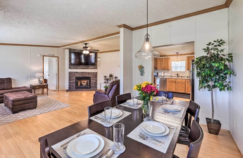 Minnesott Beach House | Arapahoe Home w/Fireplace Near Deer Hunting