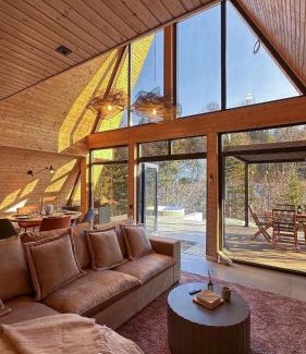Avrig Ski Chalet | Arboreal Retreat
