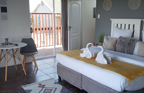 Beacon Bay House | Arbour Lodge