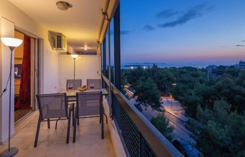 Voula Apartment | Archer - Sea view apartment