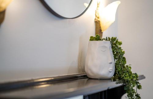 North Adelaide Apartment | Archer St Heart of North Adelaide Balcony 65TV