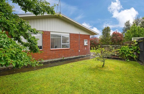 Orewa Cottage | Archie's Beach Bach - Orewa Accommodation