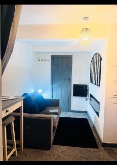Beverley Apartment | Archie's den