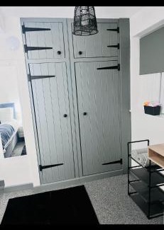 Beverley Apartment | Archie's den