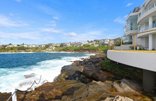 Maroubra Villa | Architect Designed Oceanfront Dream Home