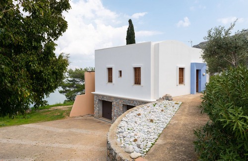 Vlicha Villa | Architect desinged Villa on a hill with spectacular views over Vlycha Bay
