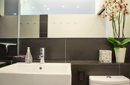 Sunset Park House | Architectural Modern Bungalow with Spa