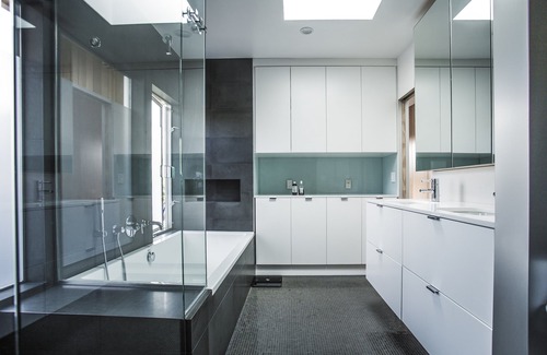 Sunset Park House | Architectural Modern House with Spa