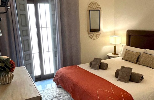 Historical Center Hotel | Arco de la Seda H. Doble SC