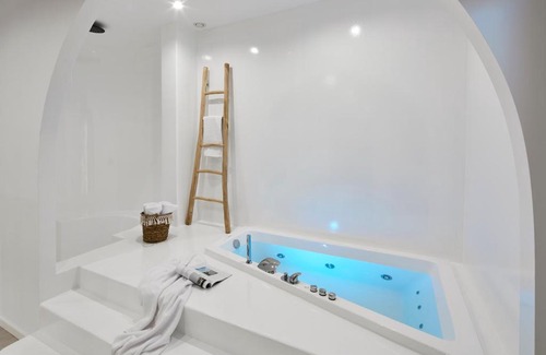 Adamas Hotel | Arco Solium Suites