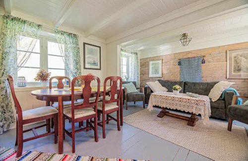 Haukland House | Arctic Waves Cottage, Haukland