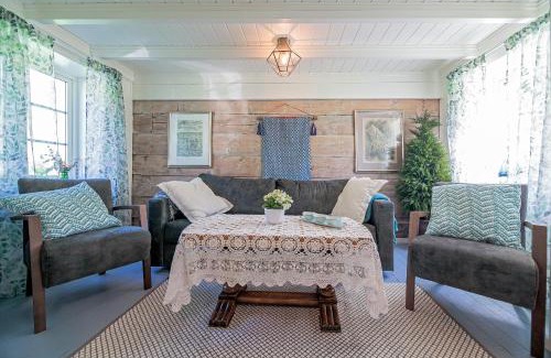 Haukland House | Arctic Waves Cottage, Haukland