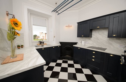 Inverness City Centre Apartment | Ardconnel Court Apartments