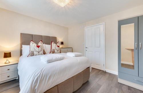 Sudbury House | Ardley Cottage Squirrel