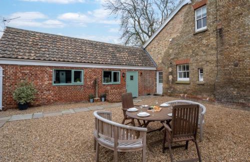 Sudbury House | Ardley Cottage Hedgehog