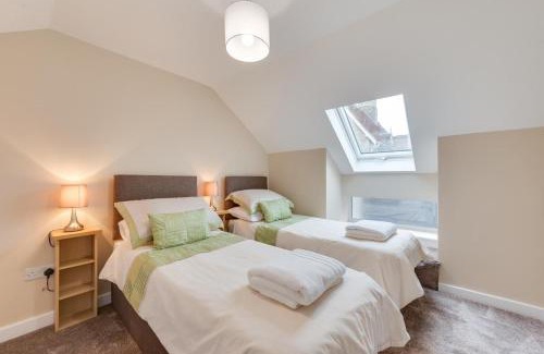 Sudbury House | Ardley Cottage Badger