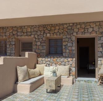 Santorini Apartment | Area 432 HZ