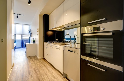 South Brisbane Apartment | Arena Apartments by CLLIX