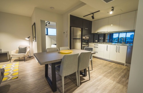 South Brisbane Apartment | Arena Apartments by CLLIX