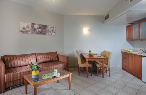 Bat Yam Hotel | Arena by the Beach