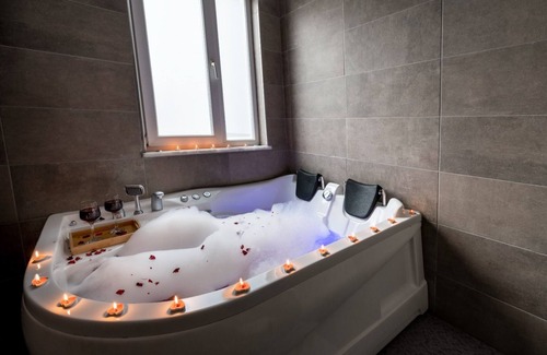 Serifali Mahallesi Hotel | ARENA LUXURY