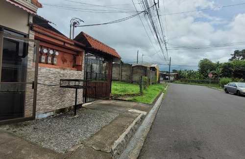 Barrio Pilo House | Arenal Balcony