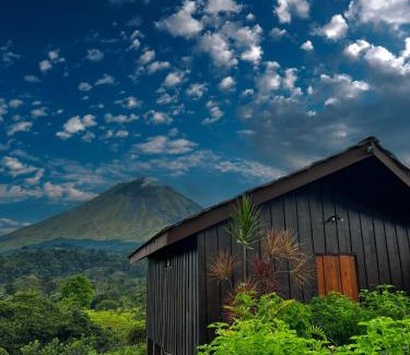 Arenal Hot Springs Hotel | Arenal Roca Lodge & Bungalows