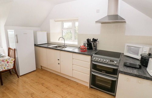 Dinas Cross Cottage | ARFRON, pet friendly, character holiday cottage in Dinas Cross