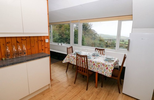 Dinas Cross Cottage | ARFRON, pet friendly, character holiday cottage in Dinas Cross
