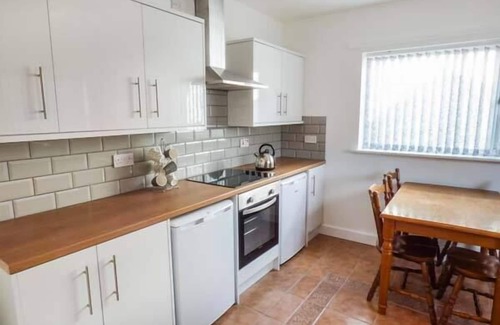 Bethesda Cottage | ARFRYN, family friendly, with open fire in Bethesda