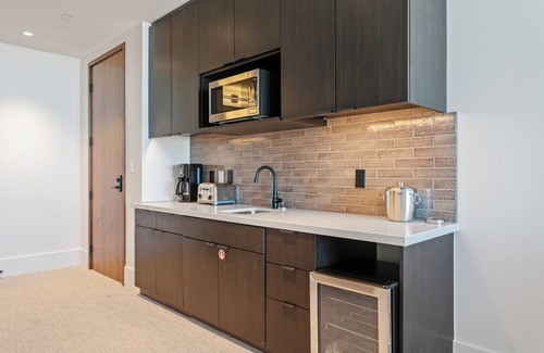 Empire Pass Apartment | Argent at Deer Valley Resort - Hotel Room #105B