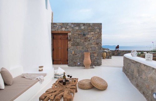 Agios Stefanos Apartment | Argiro's Gorgeous Studio In Cycladic