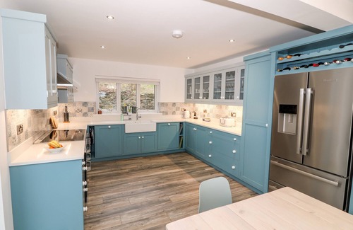 Llanbedrog House | ARGRAIG, pet friendly, luxury holiday cottage in Llanbedrog