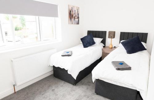 Tamworth House | Argyle House Stunning 2 Bed Town Centre Home from Home with Private Parking