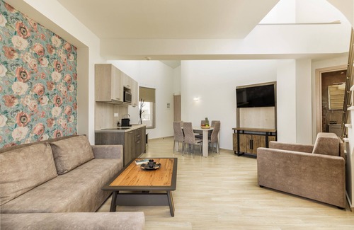 Nikita Apartment | Aria Garden Suites