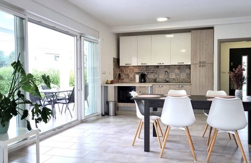 Filipana Villa | Aria -new holiday home with pool close to numerous beaches and activities