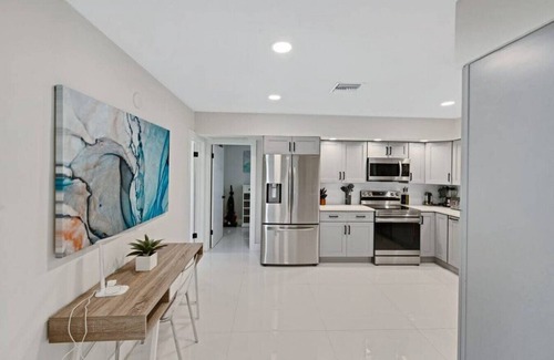 Garden Isles House | Ariel Beach Cottage Sleeps 11 Heated Pool minutes from BEACH!!!