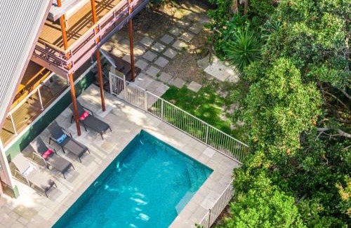 Suffolk Park House | Ariels on the Beach - 4 BR beachfront home w. pool