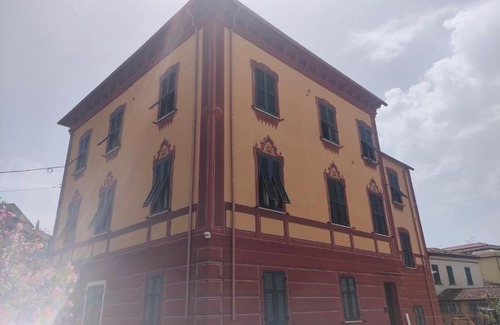 Sarzana Apartment | Aris- Eleganza in centro!
