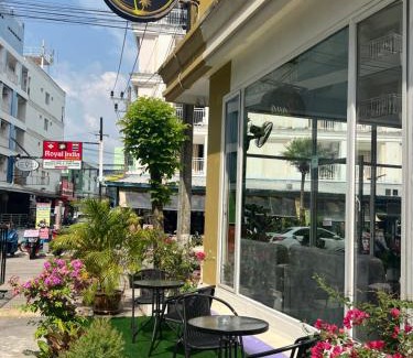 Patong Hotel | Arisa Hotel Patong Beach
