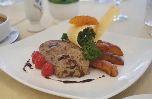 Gulshan Hotel | Aristocrat Inn - Lake Park & USA club