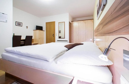 Illmitz Bed & Breakfast | Arkadenweingut-Gästehaus Heiss