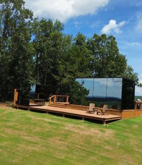 Conway House | Arkansas Mirror House